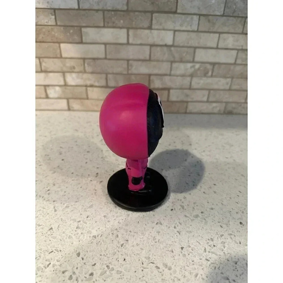 Squid game guard figure  sg - Picture 4 of 4